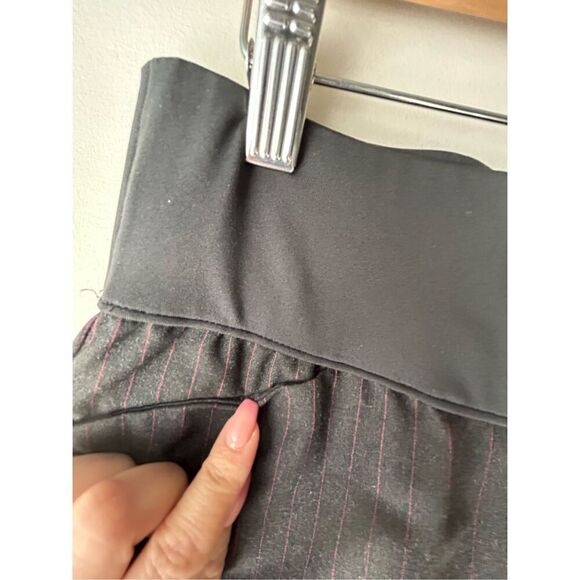 GAP Maternity dress pants - slim cropped size 6 in EUC - Picture 7 of 9